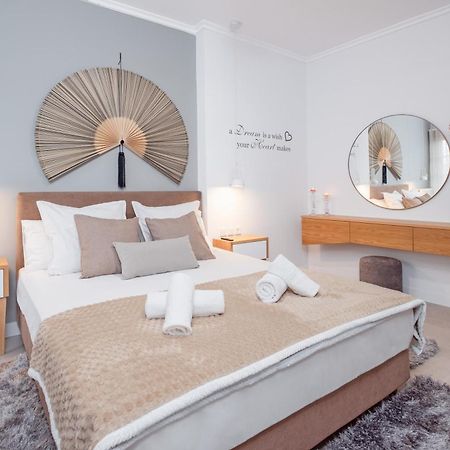 Singer Suites Kalamata - Luxury Suites Bagian luar foto